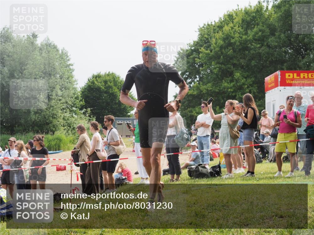 15.06.2025 - 27. Vierlanden-Triathlon KatJ http://msf.ph/oto/8031230 15.06.2025 11:09:13 Schwimmen 776, 811, 816, 846 meine-sportfotos.de