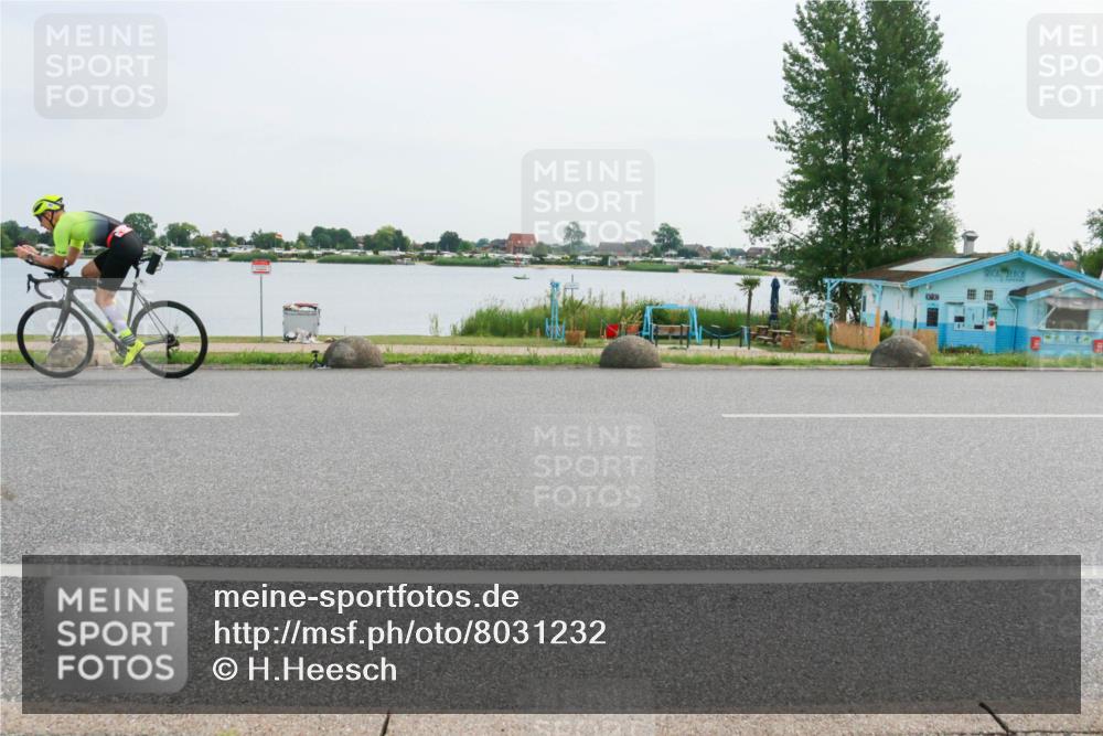 15.06.2025 - 27. Vierlanden-Triathlon H.Heesch http://msf.ph/oto/8031232 15.06.2025 10:35:28 Radfahren 99, 213, 272 meine-sportfotos.de