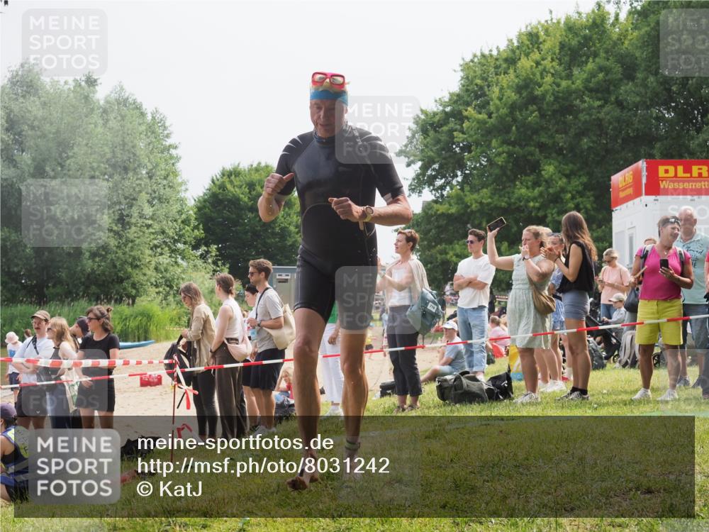 15.06.2025 - 27. Vierlanden-Triathlon KatJ http://msf.ph/oto/8031242 15.06.2025 11:09:13 Schwimmen 776, 811, 816, 846 meine-sportfotos.de