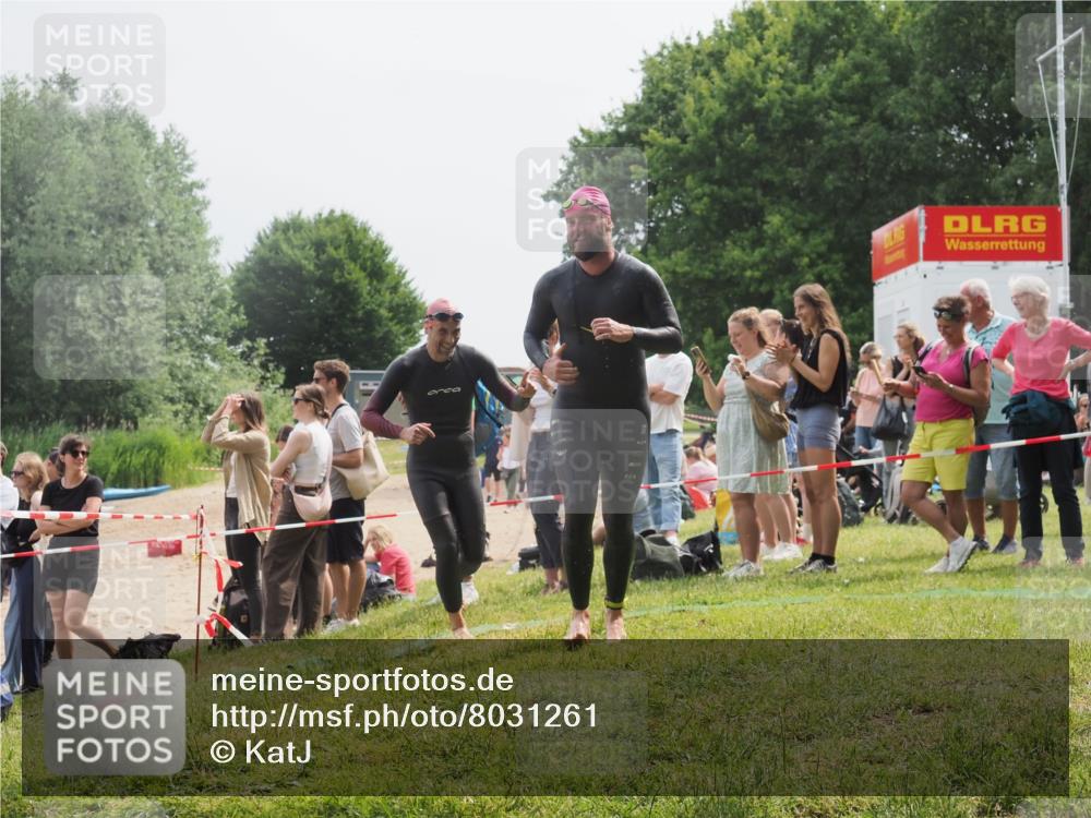 15.06.2025 - 27. Vierlanden-Triathlon KatJ http://msf.ph/oto/8031261 15.06.2025 11:09:17 Schwimmen 776, 811, 816, 829, 846 meine-sportfotos.de