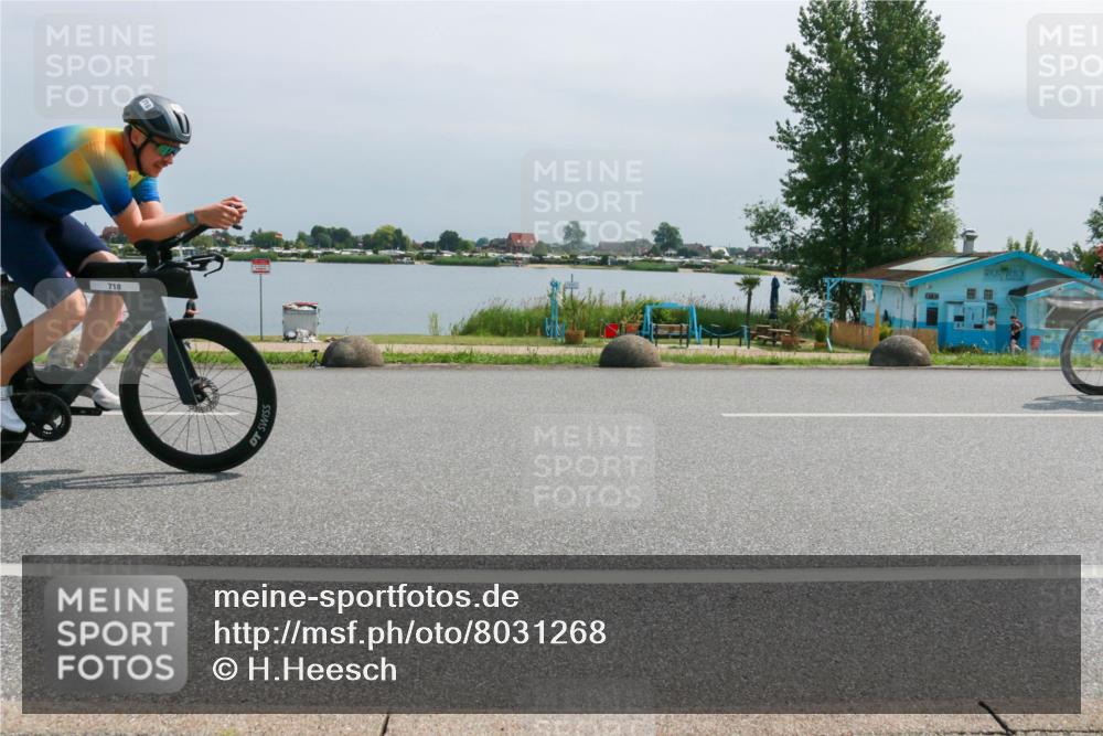 21.06.2025 - 27. Vierlanden-Triathlon H.Heesch http://msf.ph/oto/8031268 15.06.2025 11:32:51 Radfahren 718, 771 meine-sportfotos.de