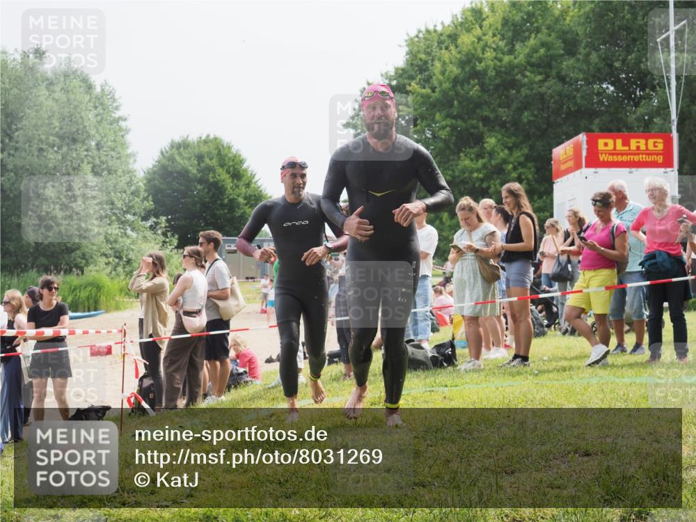 15.06.2025 - 27. Vierlanden-Triathlon KatJ http://msf.ph/oto/8031269 15.06.2025 11:09:18 Schwimmen 776, 811, 816, 829, 846 meine-sportfotos.de
