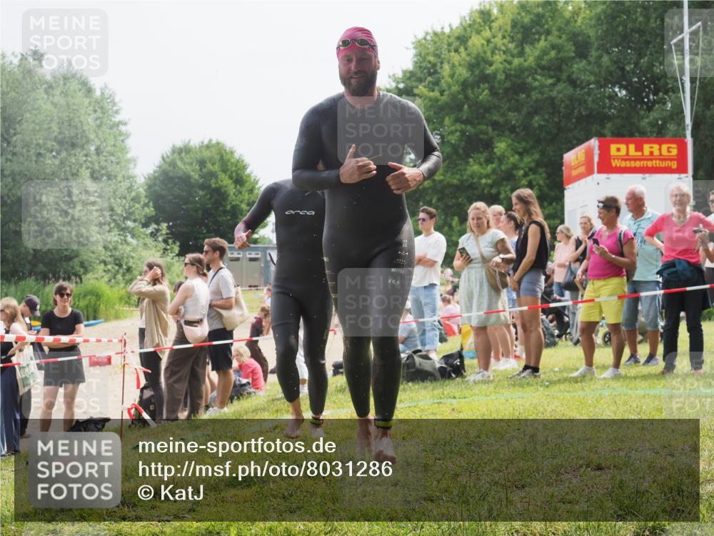 15.06.2025 - 27. Vierlanden-Triathlon KatJ http://msf.ph/oto/8031286 15.06.2025 11:09:18 Schwimmen 776, 811, 816, 829, 846 meine-sportfotos.de