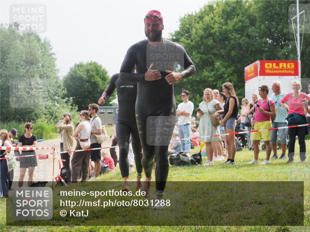 15.06.2025 - 27. Vierlanden-Triathlon KatJ http://msf.ph/oto/8031288 15.06.2025 11:09:18 Schwimmen 776, 811, 816, 829, 846 meine-sportfotos.de