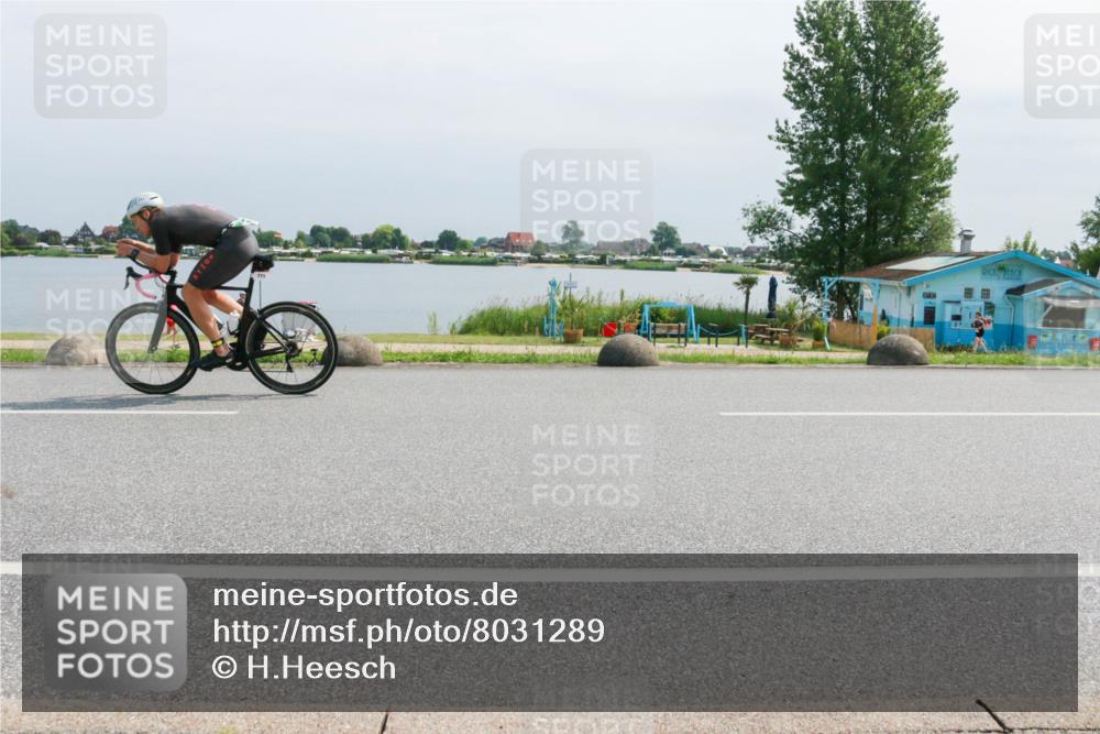 21.06.2025 - 27. Vierlanden-Triathlon H.Heesch http://msf.ph/oto/8031289 15.06.2025 11:32:52 Radfahren 718, 771 meine-sportfotos.de