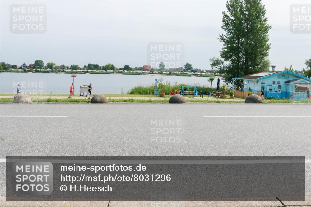 21.06.2025 - 27. Vierlanden-Triathlon H.Heesch http://msf.ph/oto/8031296 15.06.2025 11:32:53 Radfahren 718, 744, 771 meine-sportfotos.de