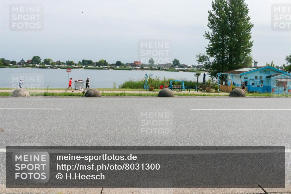 21.06.2025 - 27. Vierlanden-Triathlon H.Heesch http://msf.ph/oto/8031300 15.06.2025 11:32:53 Radfahren 718, 744, 771 meine-sportfotos.de