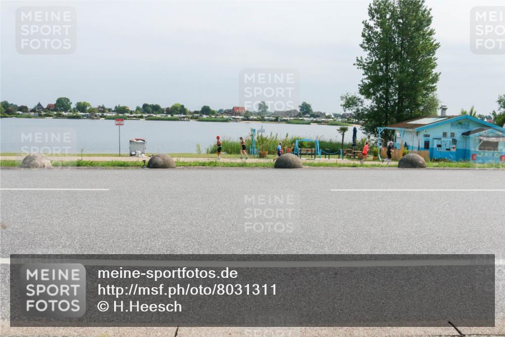 21.06.2025 - 27. Vierlanden-Triathlon H.Heesch http://msf.ph/oto/8031311 15.06.2025 11:32:59 Radfahren 650, 744 meine-sportfotos.de