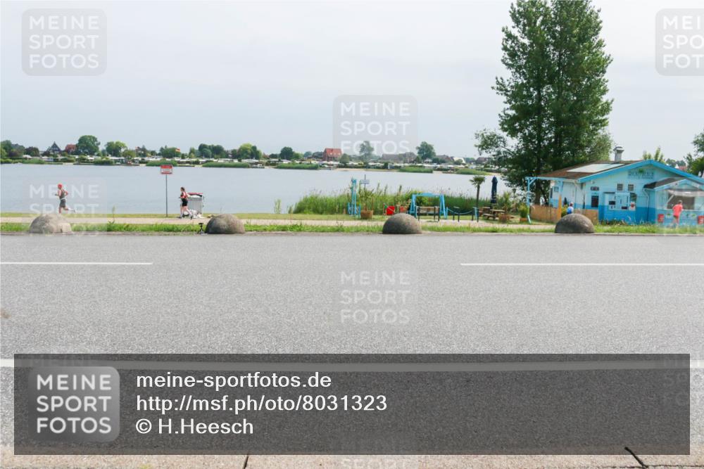 21.06.2025 - 27. Vierlanden-Triathlon H.Heesch http://msf.ph/oto/8031323 15.06.2025 11:33:03 Radfahren 650 meine-sportfotos.de
