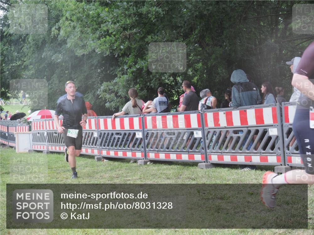 21.06.2025 - 27. Vierlanden-Triathlon KatJ http://msf.ph/oto/8031328 15.06.2025 13:40:20 Ziel 72, 154, 703, 1089 meine-sportfotos.de