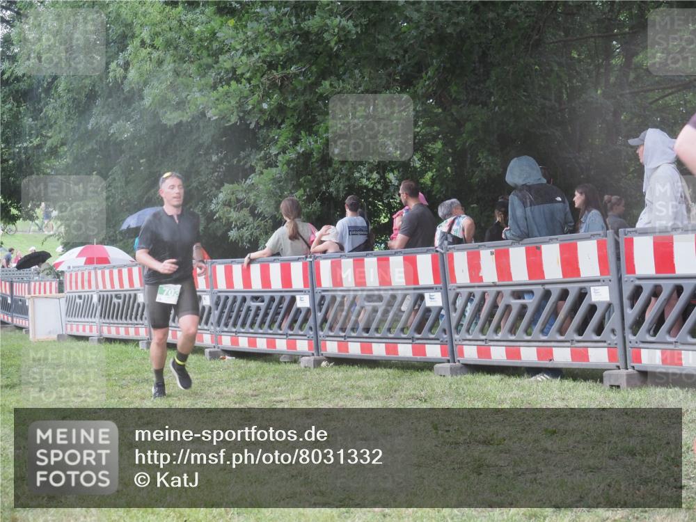 21.06.2025 - 27. Vierlanden-Triathlon KatJ http://msf.ph/oto/8031332 15.06.2025 13:40:21 Ziel 72, 154, 703, 904, 1089 meine-sportfotos.de