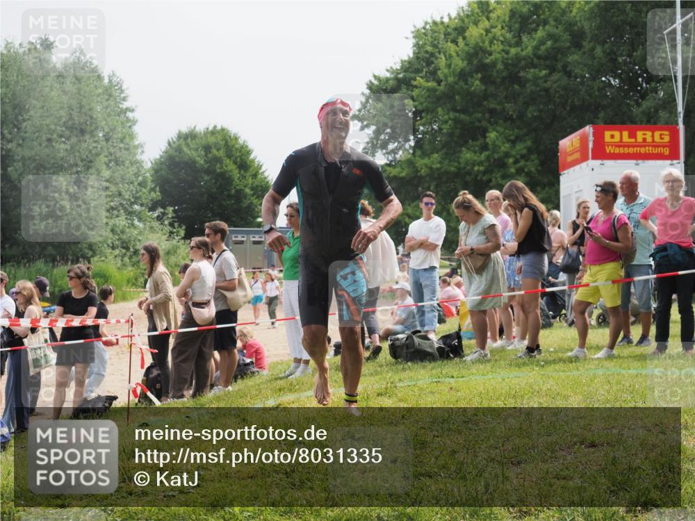 15.06.2025 - 27. Vierlanden-Triathlon KatJ http://msf.ph/oto/8031335 15.06.2025 11:09:23 Schwimmen 776, 829, 846 meine-sportfotos.de