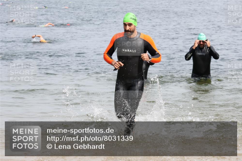 15.06.2025 - 27. Vierlanden-Triathlon Lena Gebhardt http://msf.ph/oto/8031339 15.06.2025 11:10:29 Schwimmen 772, 953 meine-sportfotos.de