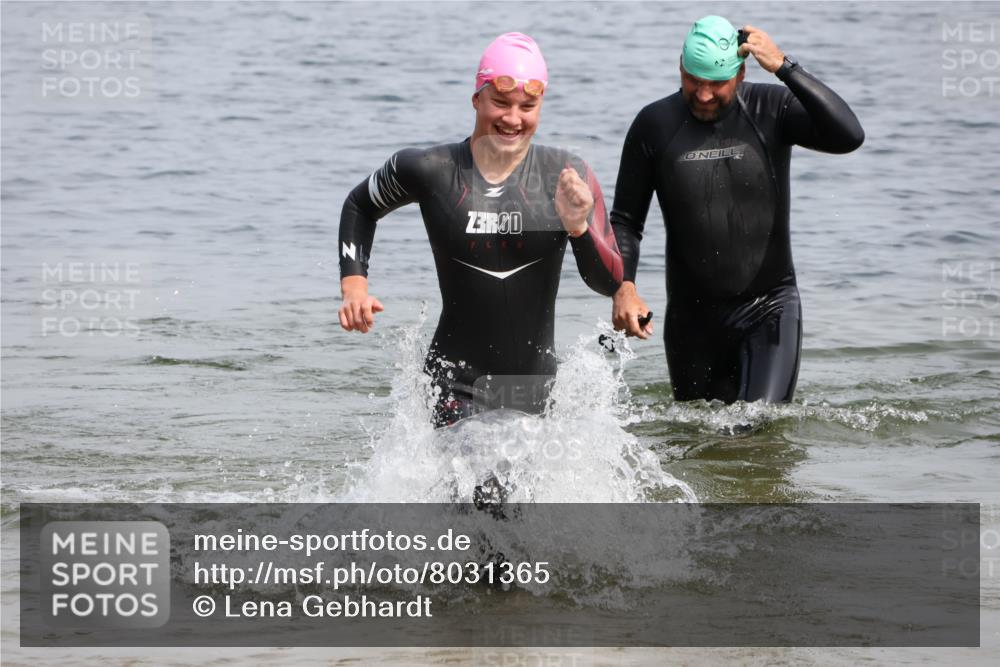 15.06.2025 - 27. Vierlanden-Triathlon Lena Gebhardt http://msf.ph/oto/8031365 15.06.2025 11:10:34 Schwimmen 770, 772, 953 meine-sportfotos.de