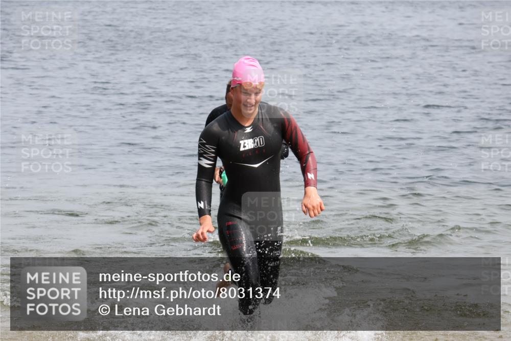 15.06.2025 - 27. Vierlanden-Triathlon Lena Gebhardt http://msf.ph/oto/8031374 15.06.2025 11:10:34 Schwimmen 770, 772, 953 meine-sportfotos.de
