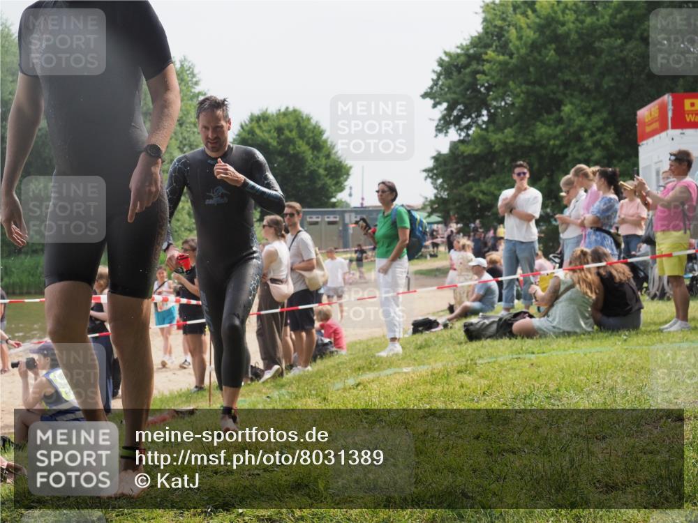 15.06.2025 - 27. Vierlanden-Triathlon KatJ http://msf.ph/oto/8031389 15.06.2025 11:09:41 Schwimmen 783, 856 meine-sportfotos.de