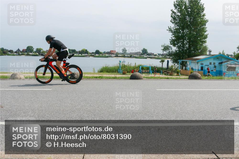 21.06.2025 - 27. Vierlanden-Triathlon H.Heesch http://msf.ph/oto/8031390 15.06.2025 11:33:11 Radfahren 173, 755, 757, 950 meine-sportfotos.de