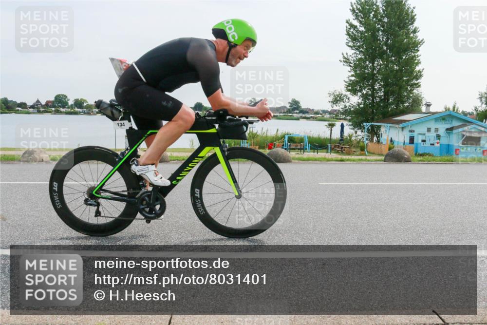 15.06.2025 - 27. Vierlanden-Triathlon H.Heesch http://msf.ph/oto/8031401 15.06.2025 10:35:46 Radfahren 21, 127, 134, 199 meine-sportfotos.de