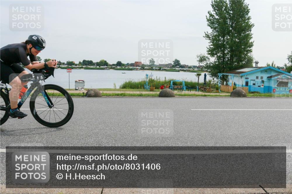 15.06.2025 - 27. Vierlanden-Triathlon H.Heesch http://msf.ph/oto/8031406 15.06.2025 10:35:48 Radfahren 21, 134, 199 meine-sportfotos.de