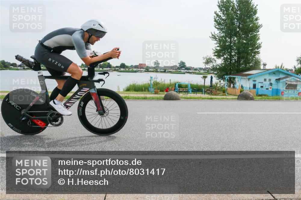 15.06.2025 - 27. Vierlanden-Triathlon H.Heesch http://msf.ph/oto/8031417 15.06.2025 10:35:57 Radfahren 87, 300, 390 meine-sportfotos.de