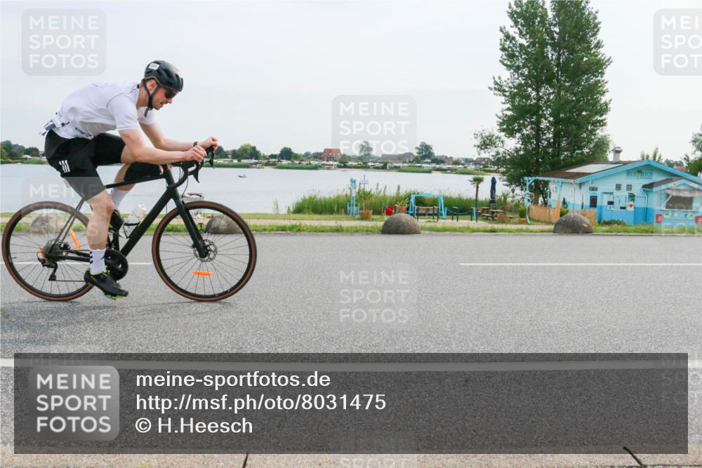 15.06.2025 - 27. Vierlanden-Triathlon H.Heesch http://msf.ph/oto/8031475 15.06.2025 10:36:15 Radfahren 312, 331 meine-sportfotos.de