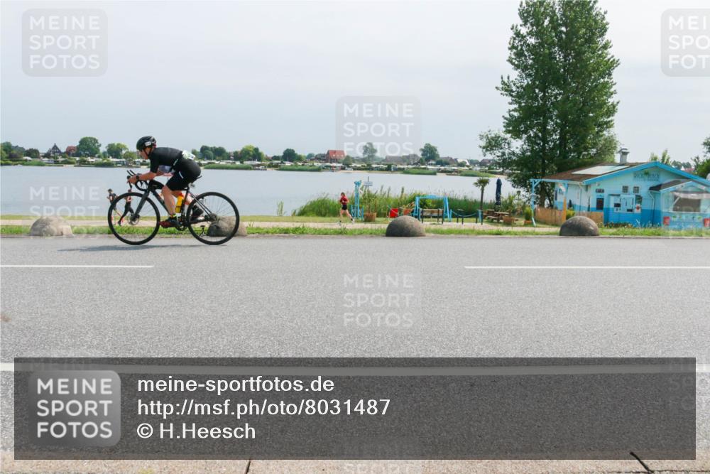 21.06.2025 - 27. Vierlanden-Triathlon H.Heesch http://msf.ph/oto/8031487 15.06.2025 11:33:17 Radfahren 914, 950 meine-sportfotos.de