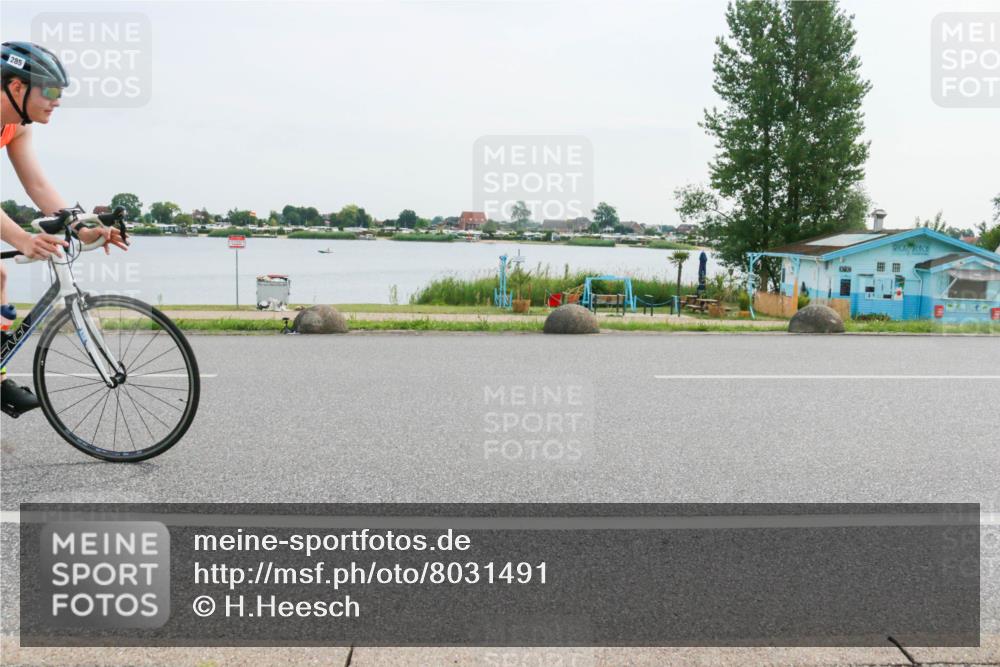 15.06.2025 - 27. Vierlanden-Triathlon H.Heesch http://msf.ph/oto/8031491 15.06.2025 10:36:21 Radfahren 254, 285, 312 meine-sportfotos.de