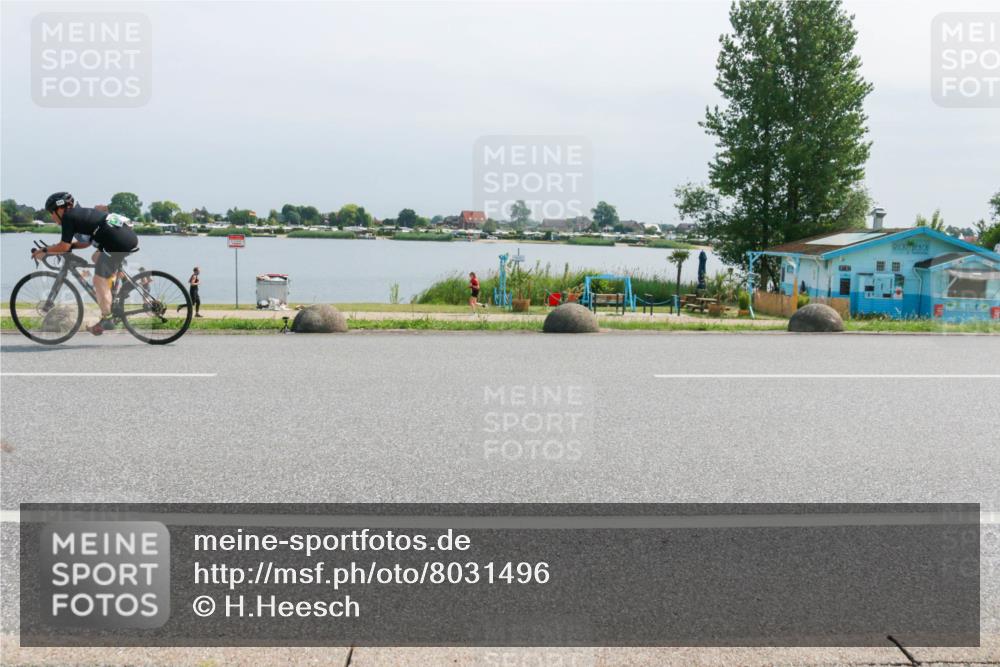 21.06.2025 - 27. Vierlanden-Triathlon H.Heesch http://msf.ph/oto/8031496 15.06.2025 11:33:17 Radfahren 914, 950 meine-sportfotos.de