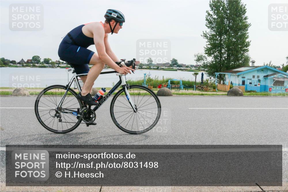 15.06.2025 - 27. Vierlanden-Triathlon H.Heesch http://msf.ph/oto/8031498 15.06.2025 10:36:21 Radfahren 254, 285, 312 meine-sportfotos.de