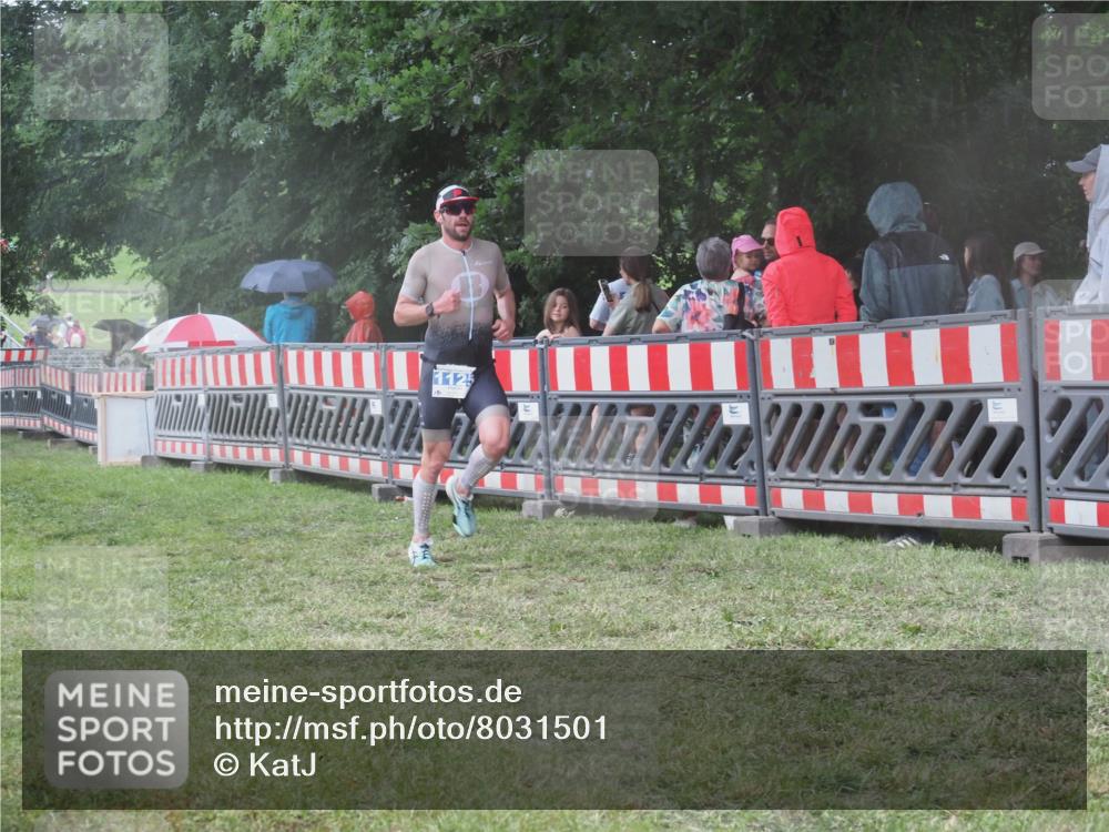 21.06.2025 - 27. Vierlanden-Triathlon KatJ http://msf.ph/oto/8031501 15.06.2025 13:40:51 Ziel 763, 1125 meine-sportfotos.de