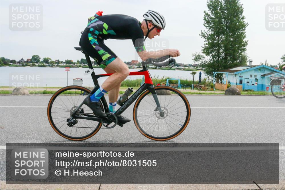 15.06.2025 - 27. Vierlanden-Triathlon H.Heesch http://msf.ph/oto/8031505 15.06.2025 10:36:24 Radfahren 254, 285, 531 meine-sportfotos.de