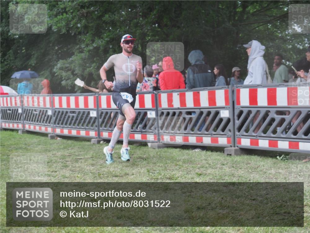 21.06.2025 - 27. Vierlanden-Triathlon KatJ http://msf.ph/oto/8031522 15.06.2025 13:40:52 Ziel 763, 1125 meine-sportfotos.de