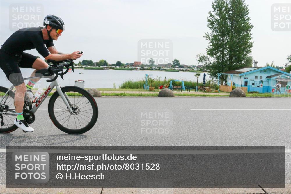 15.06.2025 - 27. Vierlanden-Triathlon H.Heesch http://msf.ph/oto/8031528 15.06.2025 10:36:38 Radfahren 102, 147 meine-sportfotos.de