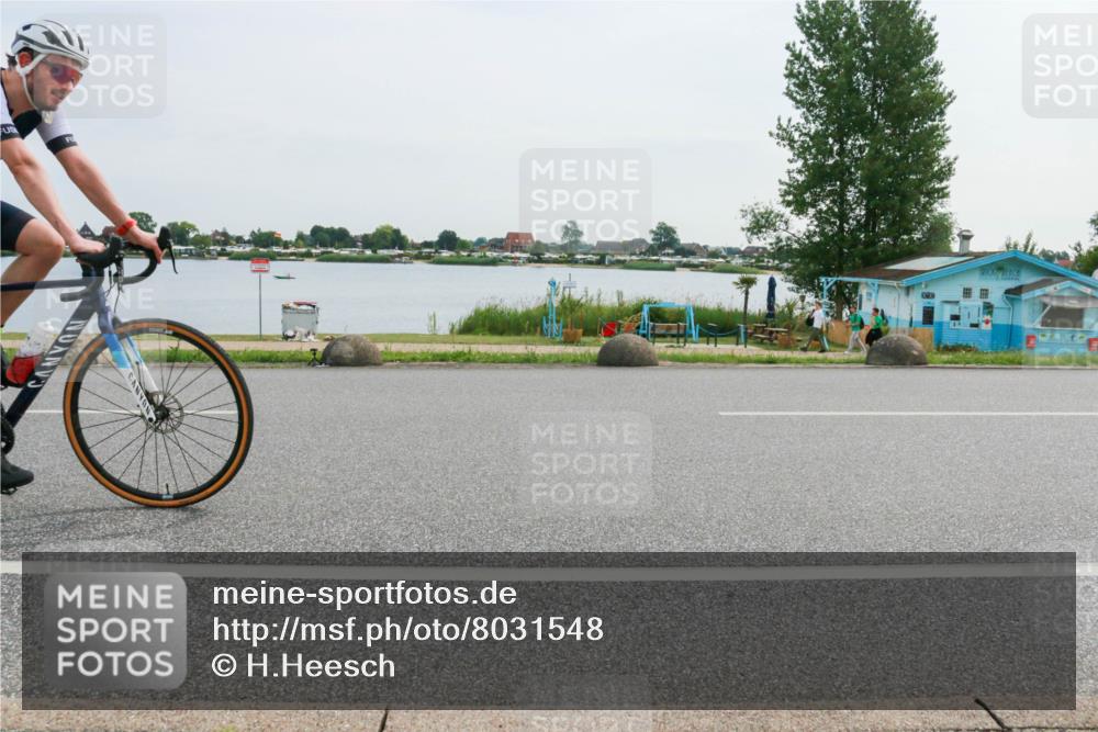 15.06.2025 - 27. Vierlanden-Triathlon H.Heesch http://msf.ph/oto/8031548 15.06.2025 10:36:46 Radfahren 276, 283 meine-sportfotos.de