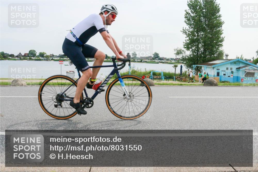 15.06.2025 - 27. Vierlanden-Triathlon H.Heesch http://msf.ph/oto/8031550 15.06.2025 10:36:46 Radfahren 276, 283 meine-sportfotos.de