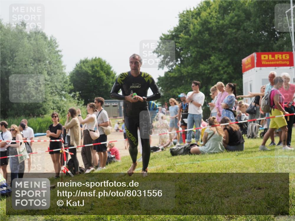 15.06.2025 - 27. Vierlanden-Triathlon KatJ http://msf.ph/oto/8031556 15.06.2025 11:10:00 Schwimmen 745, 784, 786 meine-sportfotos.de