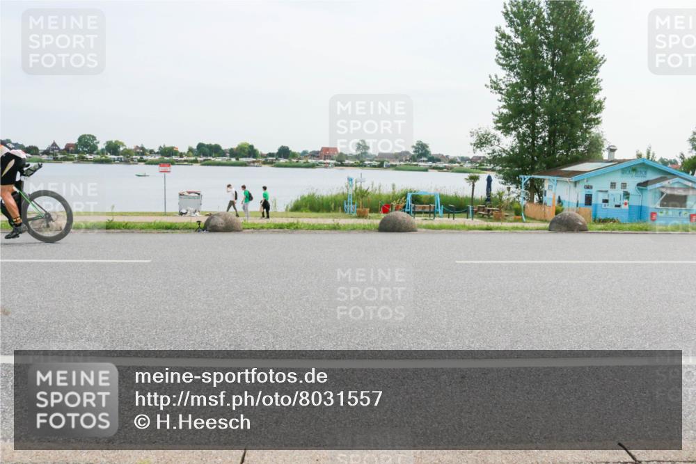 15.06.2025 - 27. Vierlanden-Triathlon H.Heesch http://msf.ph/oto/8031557 15.06.2025 10:36:58 Radfahren 11, 397 meine-sportfotos.de