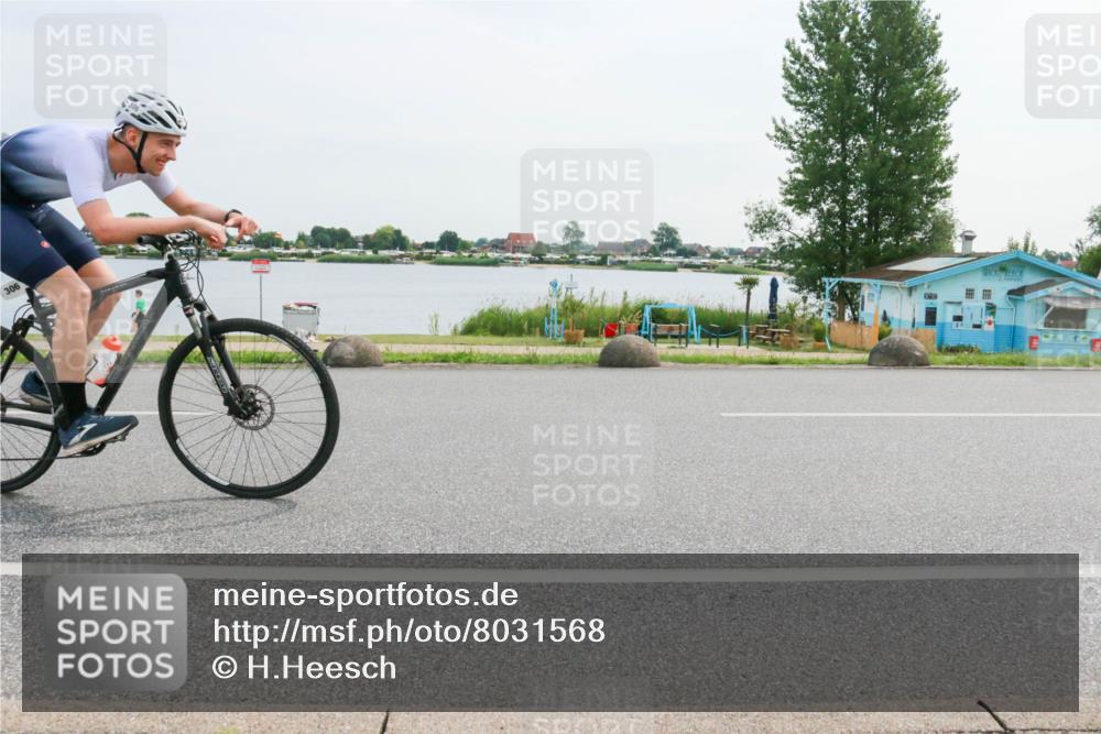 15.06.2025 - 27. Vierlanden-Triathlon H.Heesch http://msf.ph/oto/8031568 15.06.2025 10:37:06 Radfahren 306 meine-sportfotos.de