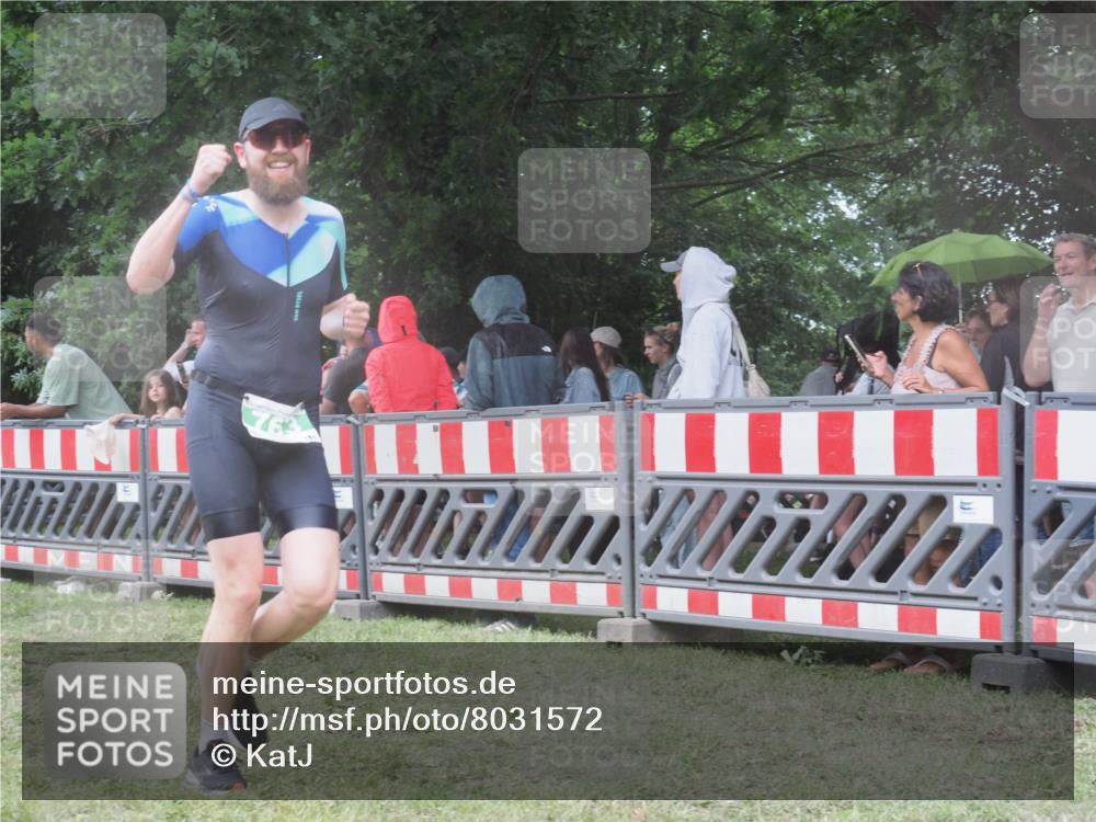 21.06.2025 - 27. Vierlanden-Triathlon KatJ http://msf.ph/oto/8031572 15.06.2025 13:41:00 Ziel 637, 763, 925, 961 meine-sportfotos.de
