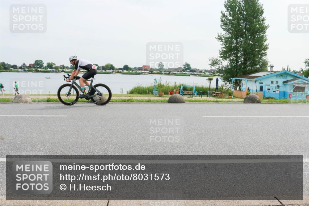 15.06.2025 - 27. Vierlanden-Triathlon H.Heesch http://msf.ph/oto/8031573 15.06.2025 10:37:08 Radfahren 65, 111, 160, 237, 306 meine-sportfotos.de