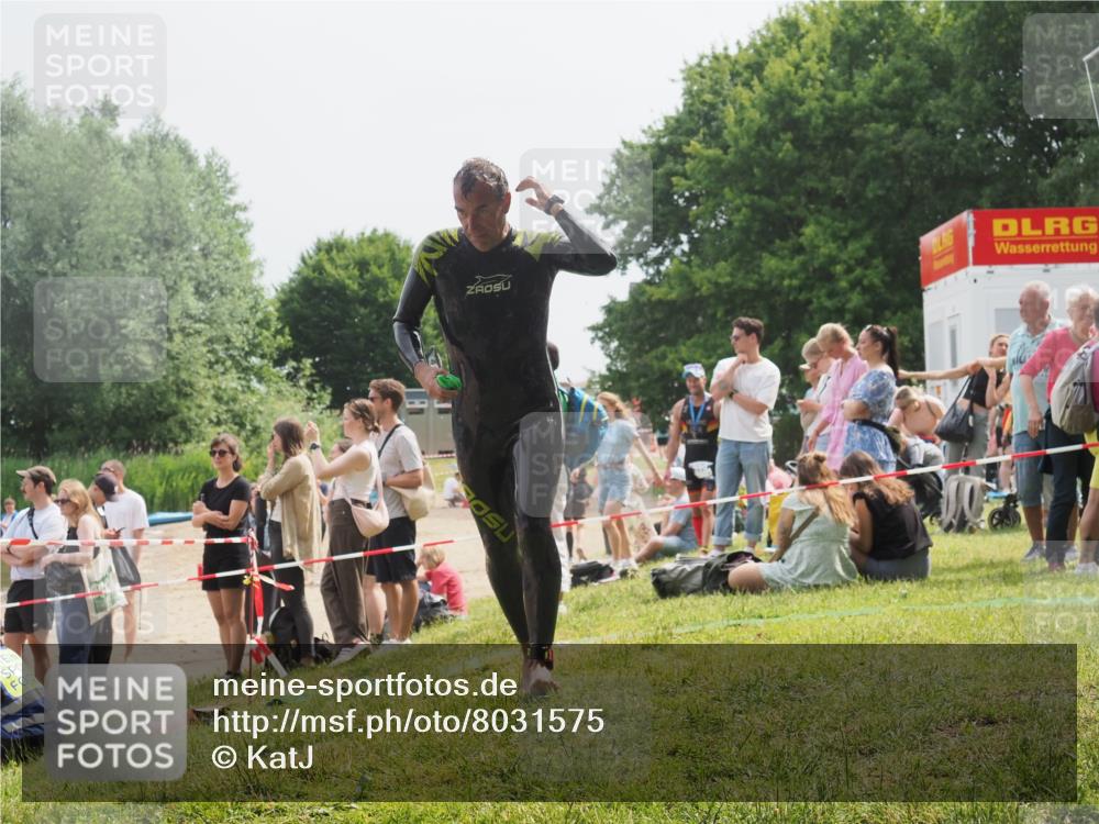 15.06.2025 - 27. Vierlanden-Triathlon KatJ http://msf.ph/oto/8031575 15.06.2025 11:10:00 Schwimmen 745, 784, 786 meine-sportfotos.de