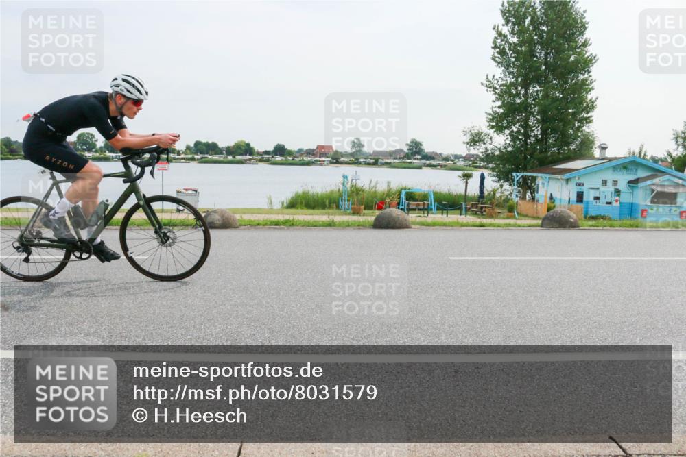 15.06.2025 - 27. Vierlanden-Triathlon H.Heesch http://msf.ph/oto/8031579 15.06.2025 10:37:11 Radfahren 65, 111, 160, 237, 337 meine-sportfotos.de