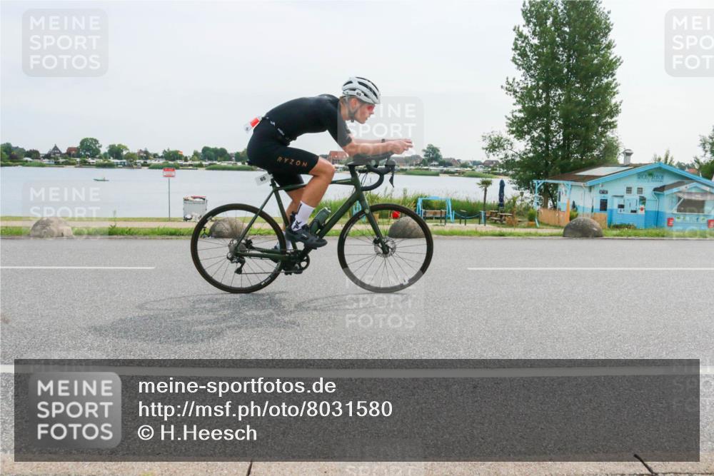 15.06.2025 - 27. Vierlanden-Triathlon H.Heesch http://msf.ph/oto/8031580 15.06.2025 10:37:11 Radfahren 65, 111, 160, 237, 337 meine-sportfotos.de