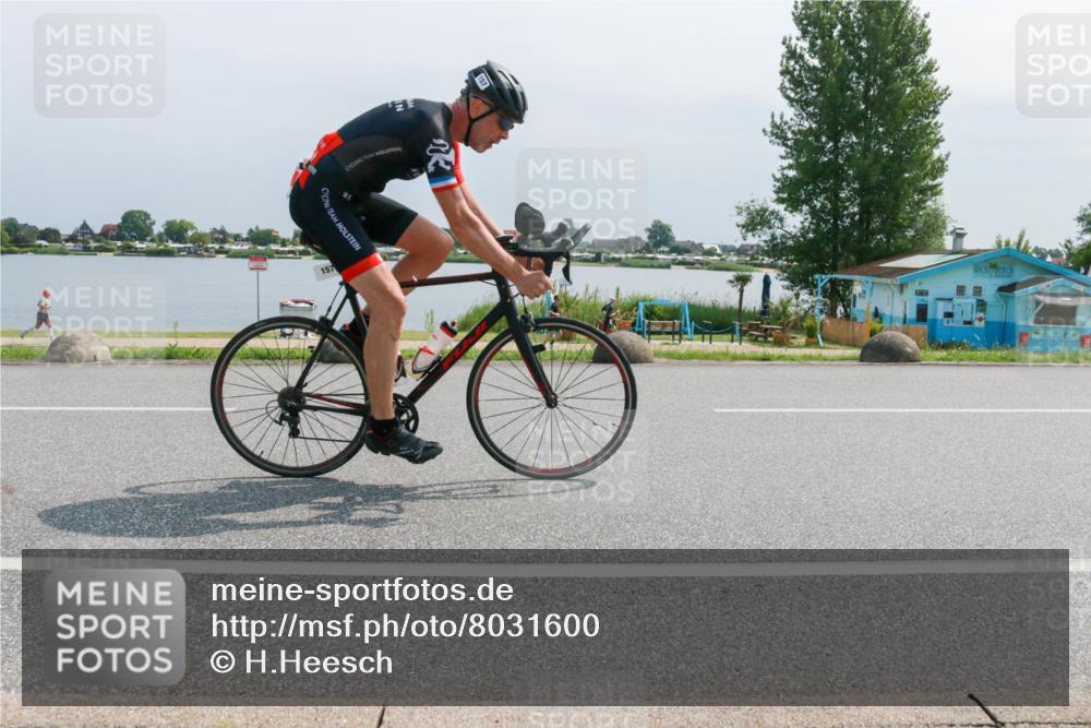21.06.2025 - 27. Vierlanden-Triathlon H.Heesch http://msf.ph/oto/8031600 15.06.2025 11:33:30 Radfahren 157, 732 meine-sportfotos.de
