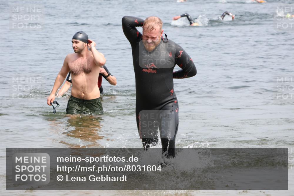 15.06.2025 - 27. Vierlanden-Triathlon Lena Gebhardt http://msf.ph/oto/8031604 15.06.2025 11:11:23 Schwimmen 843 meine-sportfotos.de