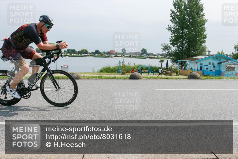21.06.2025 - 27. Vierlanden-Triathlon H.Heesch http://msf.ph/oto/8031618 15.06.2025 11:33:44 Radfahren 150 meine-sportfotos.de