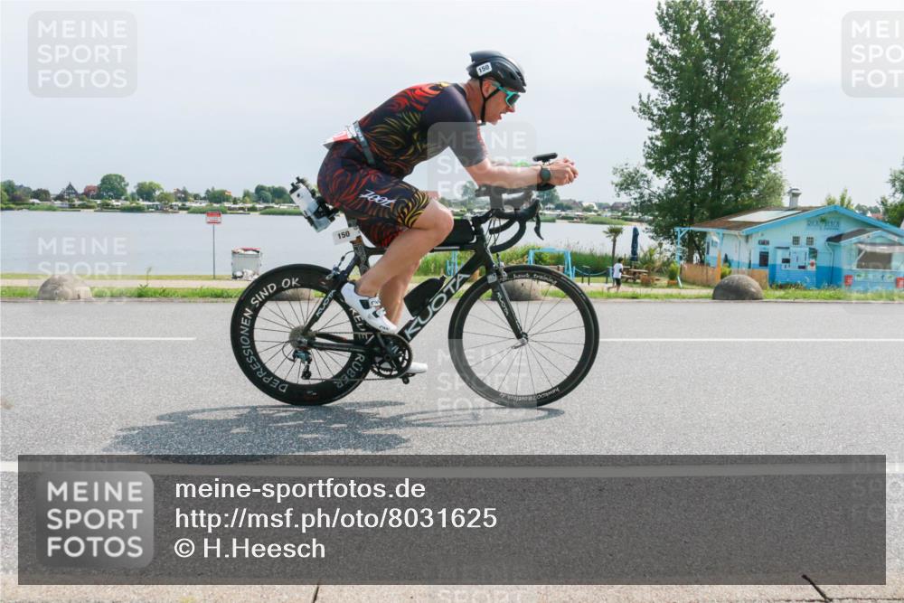 21.06.2025 - 27. Vierlanden-Triathlon H.Heesch http://msf.ph/oto/8031625 15.06.2025 11:33:44 Radfahren 150 meine-sportfotos.de
