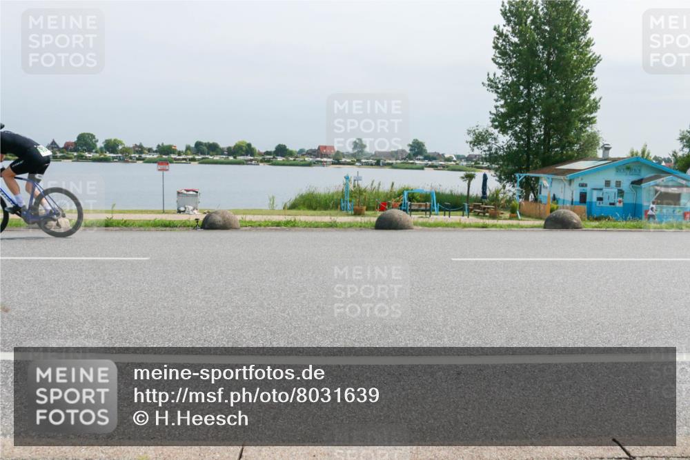 21.06.2025 - 27. Vierlanden-Triathlon H.Heesch http://msf.ph/oto/8031639 15.06.2025 11:33:48 Radfahren 238, 661, 692 meine-sportfotos.de