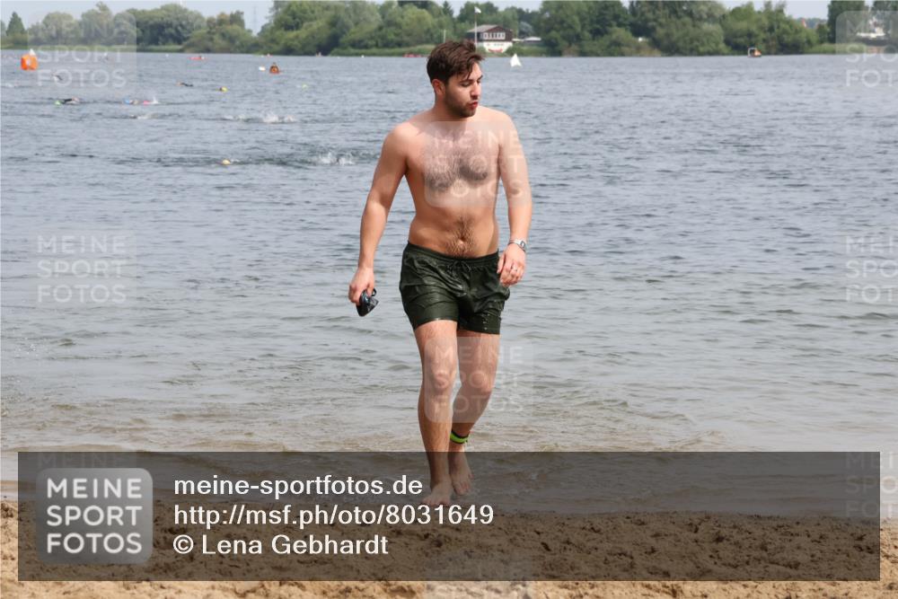 15.06.2025 - 27. Vierlanden-Triathlon Lena Gebhardt http://msf.ph/oto/8031649 15.06.2025 11:11:31 Schwimmen 742, 791, 843 meine-sportfotos.de