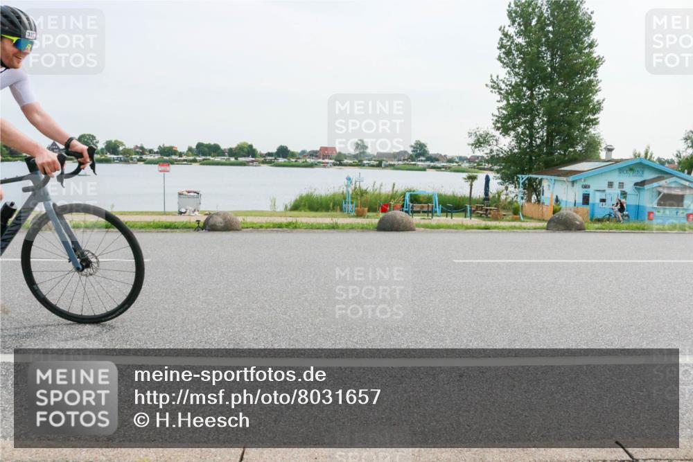 15.06.2025 - 27. Vierlanden-Triathlon H.Heesch http://msf.ph/oto/8031657 15.06.2025 10:37:15 Radfahren 65, 111, 135, 160, 202, 237, 337 meine-sportfotos.de